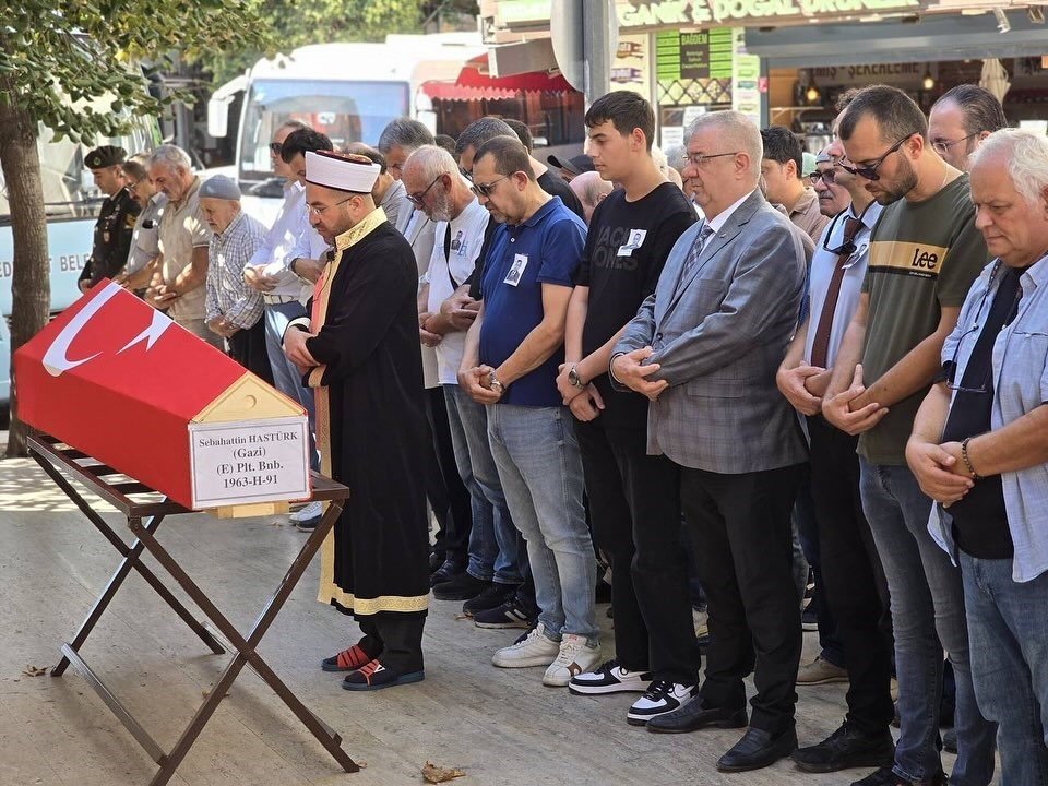 Kıbrıs gazisi askeri törenle uğurlandı