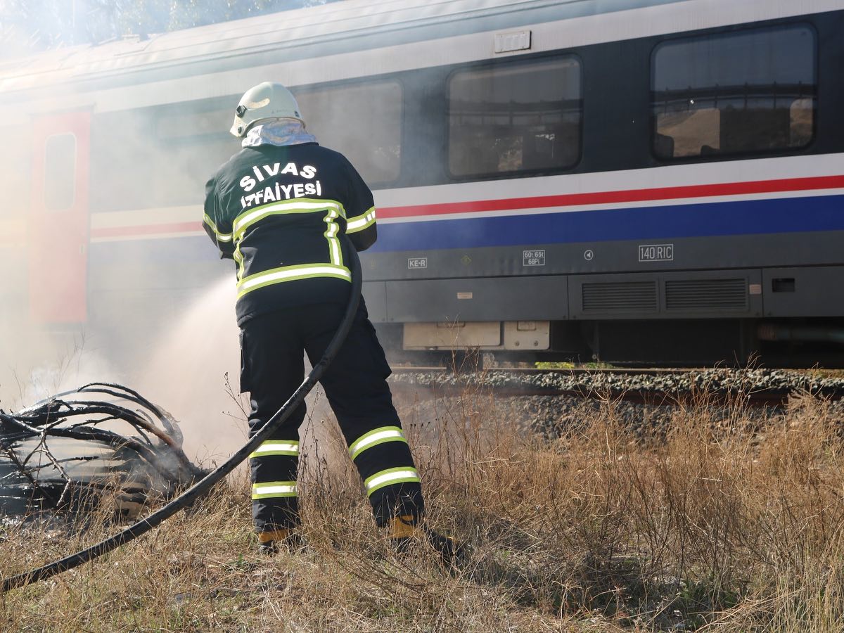 sivasta-tren-kazasi-tatbikati-gercegi-aratmadi-yenicag-1.jpg