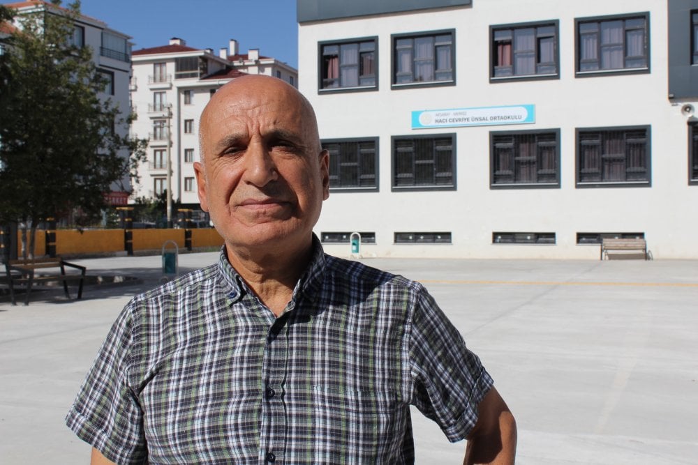 Aksaray'da 43 yıllık Türkçe öğretmeni Yusuf Ünal'a unutulmaz veda