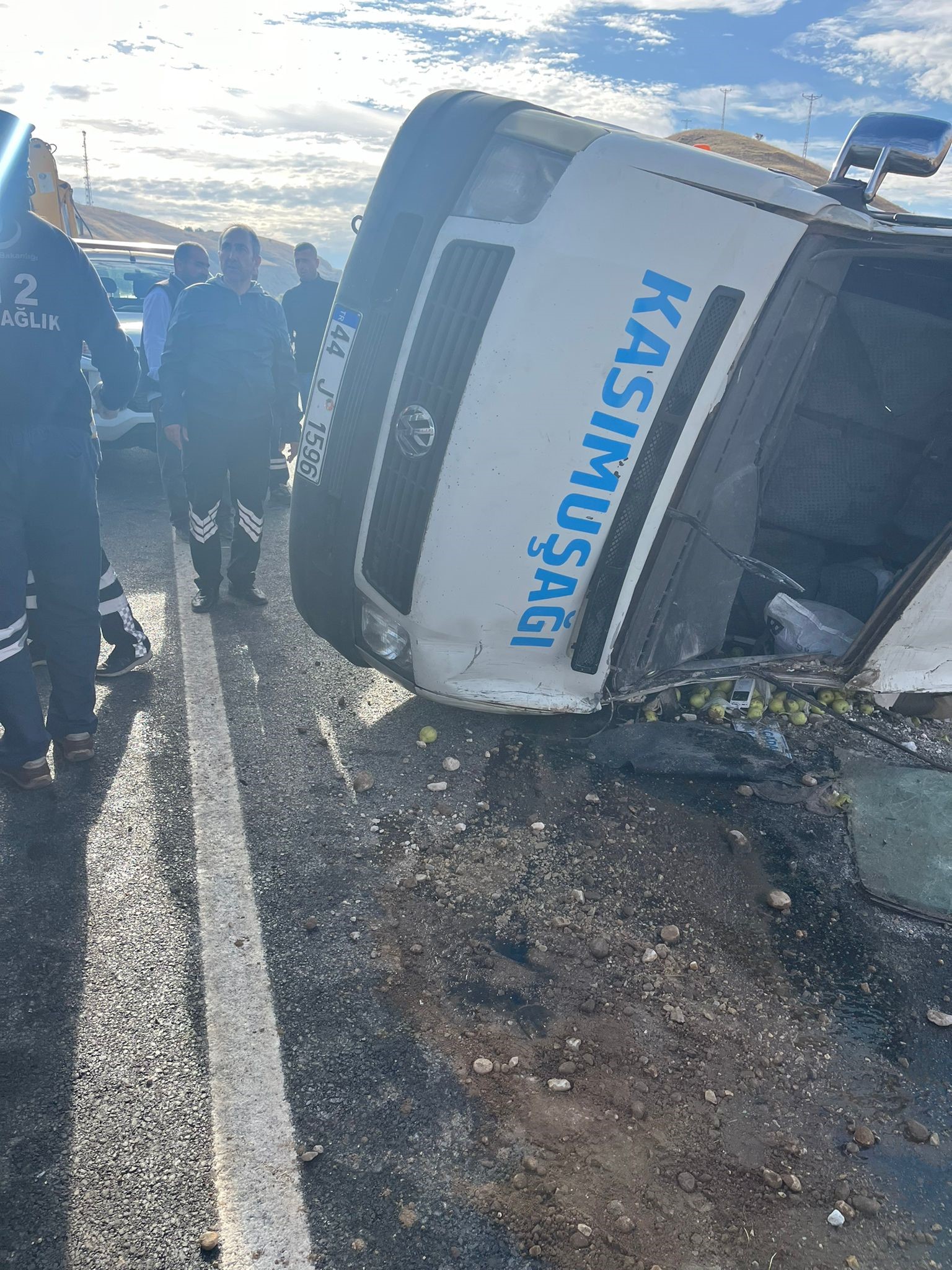 malatyada-yolcu-minibusu-devrildi-17-yarali-yenicag-2.jpg