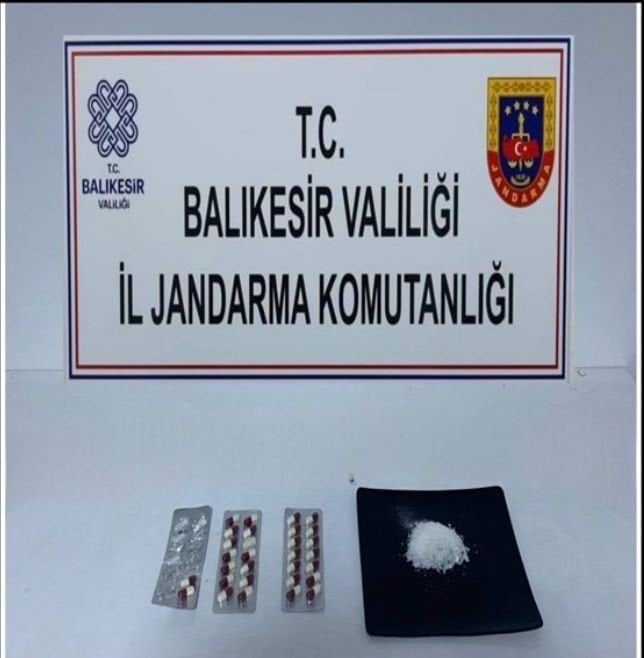 Uyuşturucu tacirlerine geçit yok! Balıkesir'de operasyon: 4 gözaltı