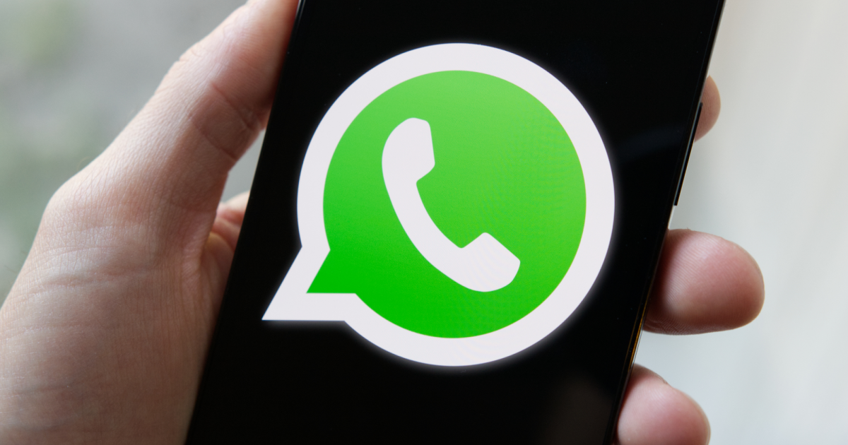 whatsapp-logo-phone-close.webp