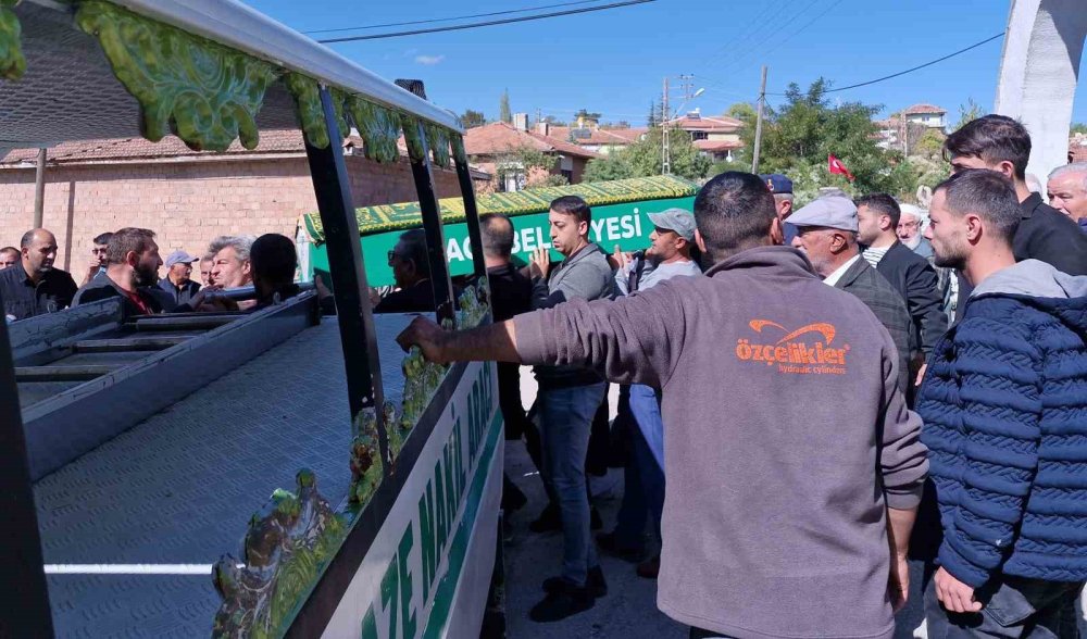 Çorum'da cinayete kurban giden köy muhtarı toprağa verildi