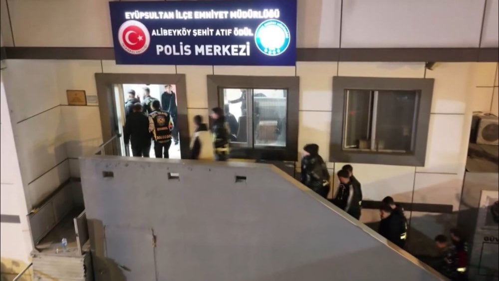 Motosikletliler kaçtı polis kovaladı! Kovalamaca saniye saniye görüntülendi