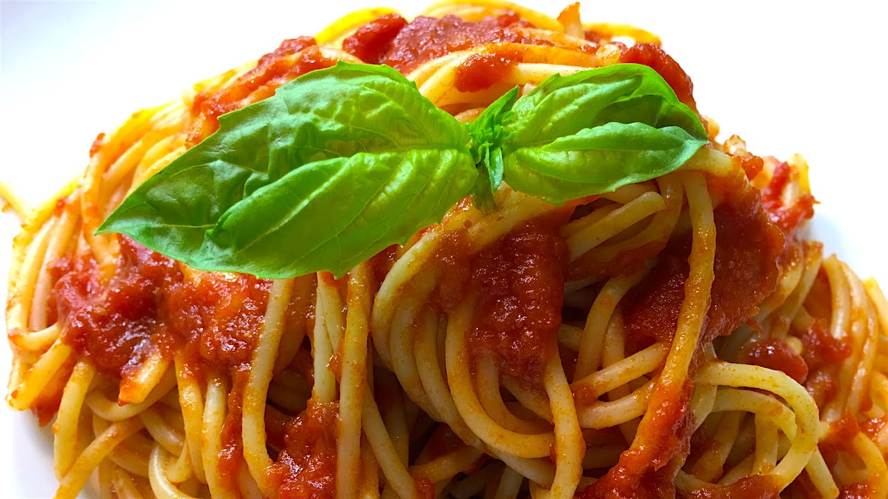 italian-spaghetti-with-tomato-and-basil-sauce-cooking-simple-recipes-video.jpg