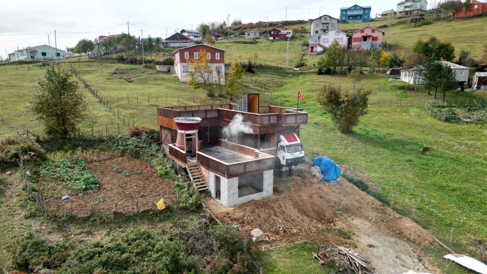 Karadeniz zekâsı sınır tanımıyor! 4 oda 1 mutfak 18 m uzunluğunda