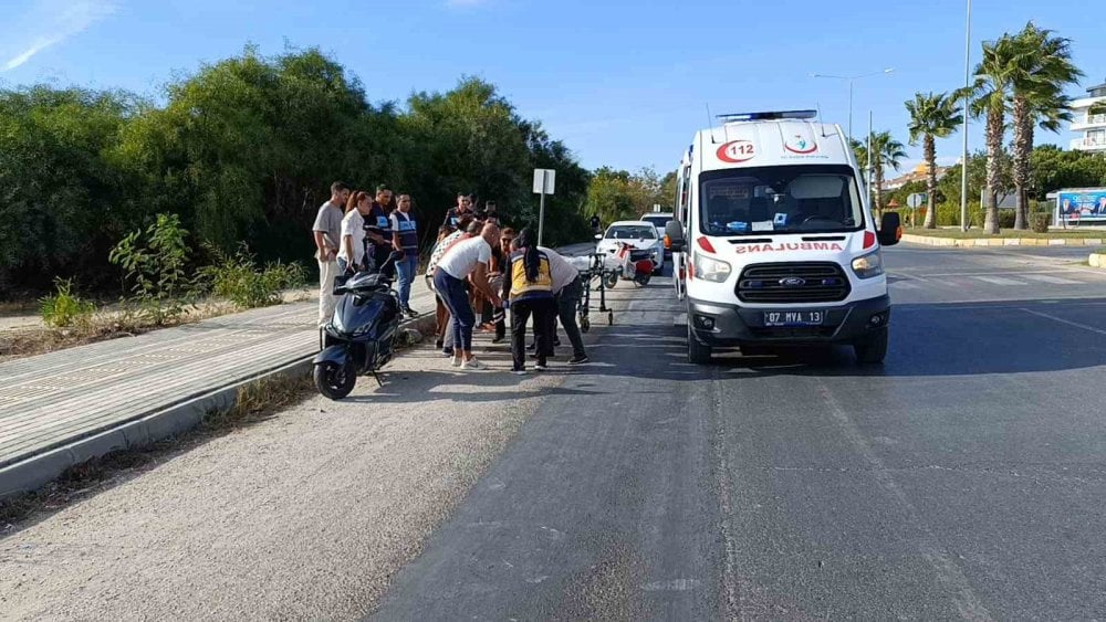 Antalya’da 2 motosiklet çarpıştı: 1 yaralı