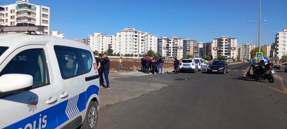 Diyarbakır'da aileler arasında taşlı sopalı silahlı kavga