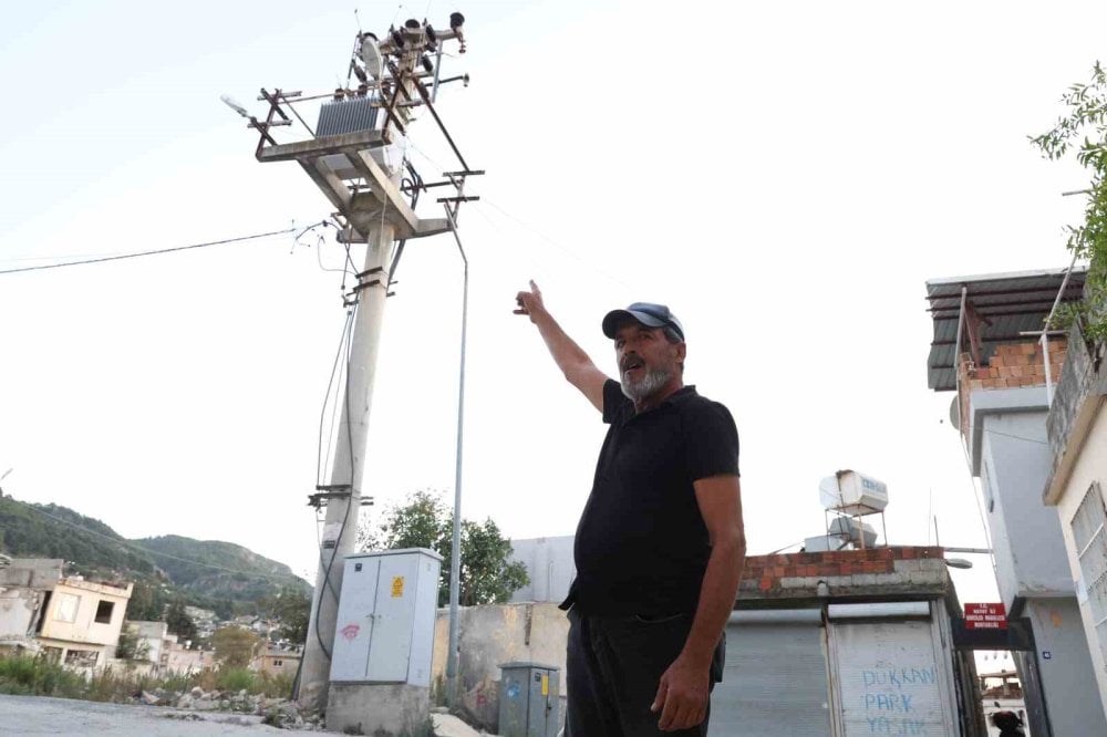 Hatay Antakya'da elektrik trafosundaki patlama vatandaşları tedirgin etti