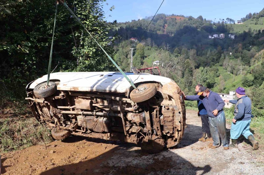 Rizelinin sel korkusu. 3.kattan atladı karşı mahalleye kadar kaçtı