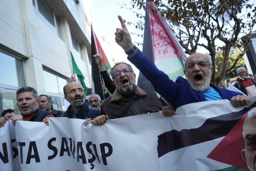 Bursa’da Yahya Sinvar için gıyabi cenaze namazı kılındı