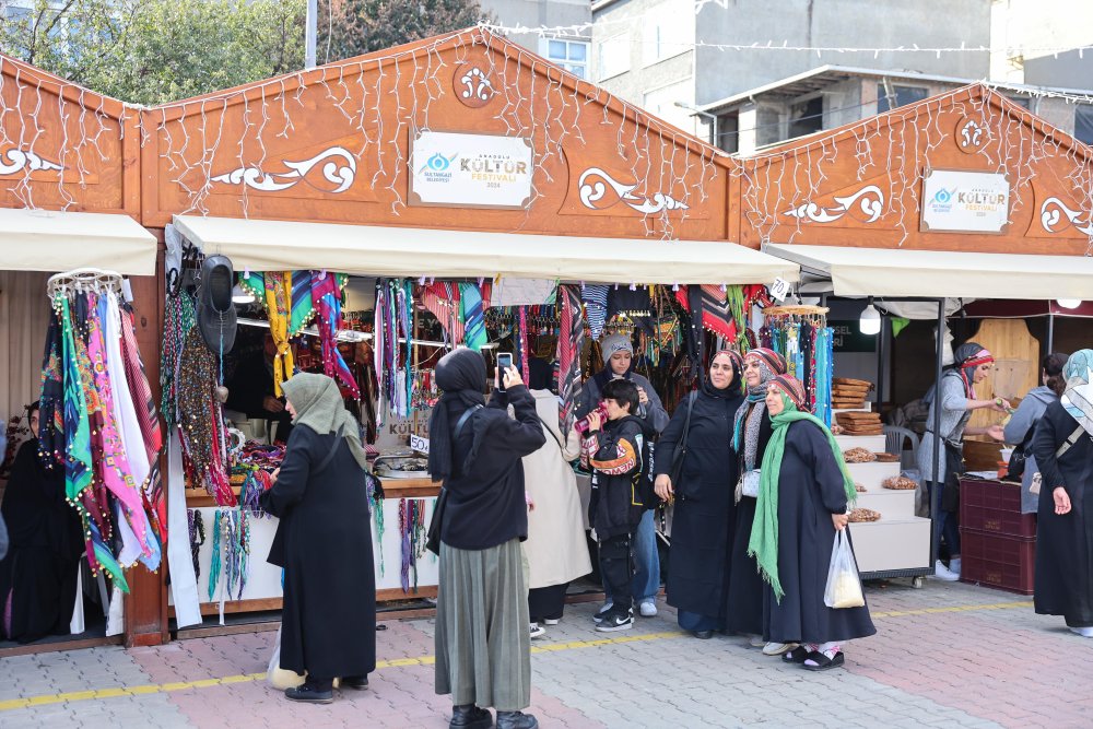 Sultangazi’deki Hamsi Festivali’nde 2 ton hamsi dağıtıldı