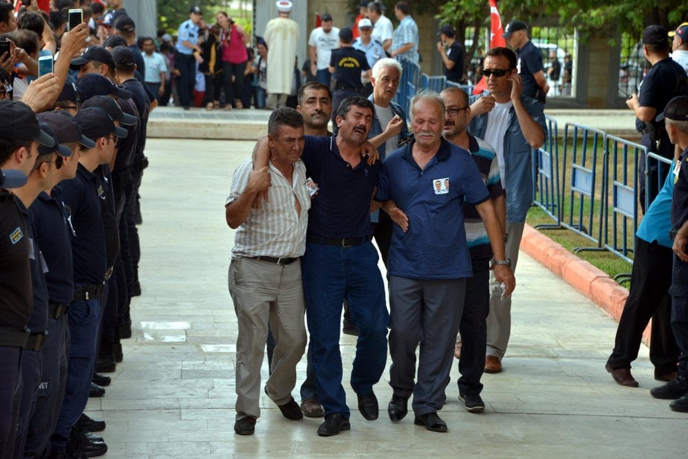 15 Temmuz şehidi ikiz özel hareketçı polislerin babası: Cehennem ateşinde yansın