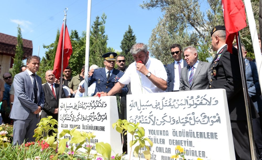 15 Temmuz şehidi ikiz özel hareketçı polislerin babası: Cehennem ateşinde yansın