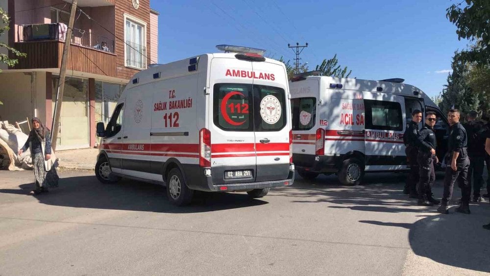 Adıyaman’da yan baktı tartışması kavgaya dönüştü: 2 yaralı