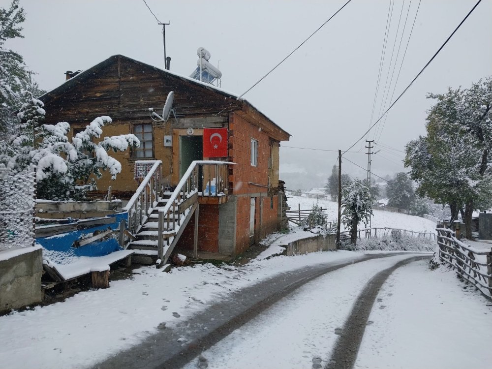 Sivas’ın yüksek kesimleri bembeyaz oldu