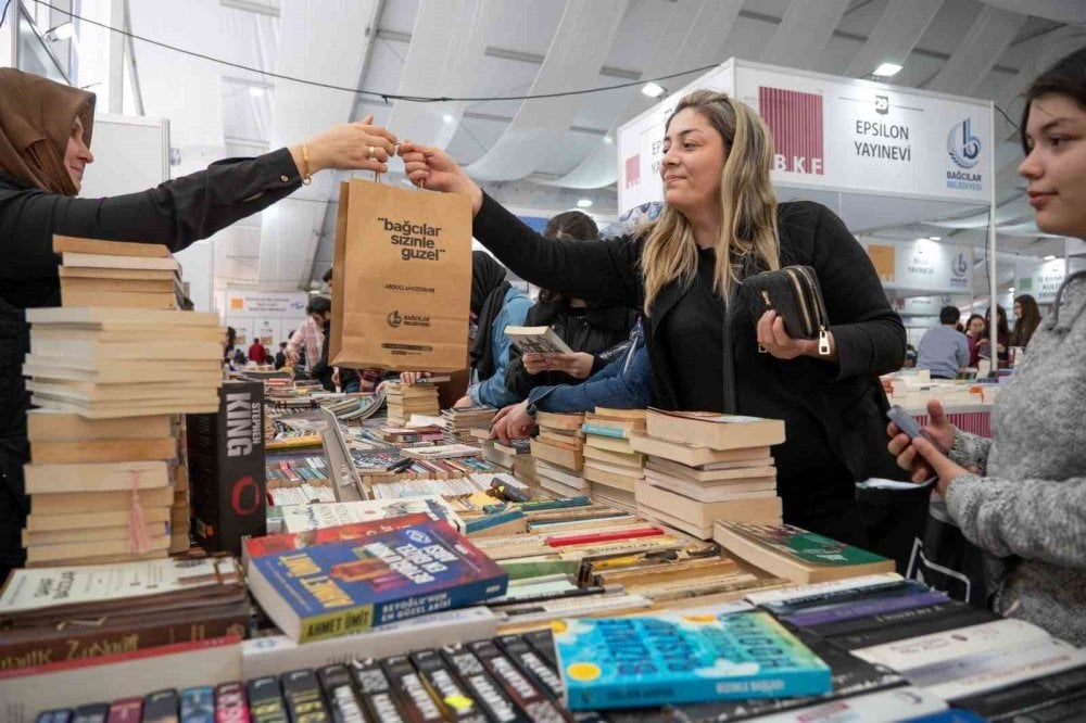 Bağcılarlılar festival tadında bir kitap fuarı geçiriyor