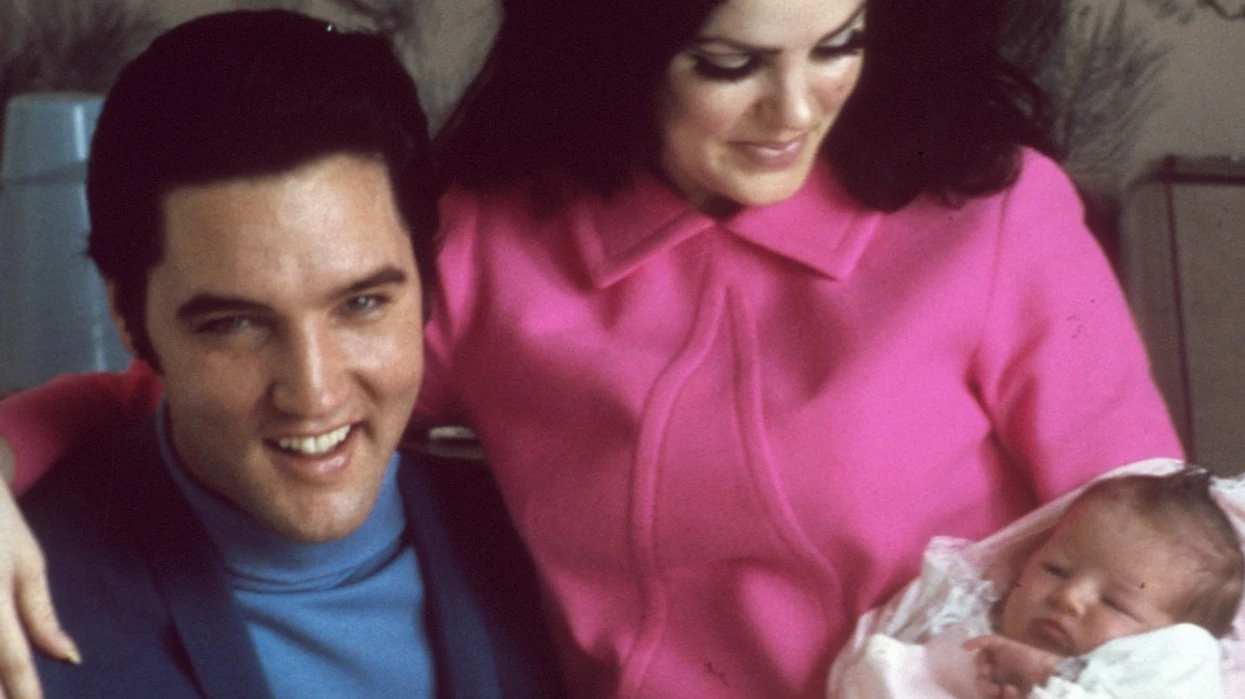 elvis-presley-priscilla-presley-and-newborn-lisa-marie-presley-in-1968.webp