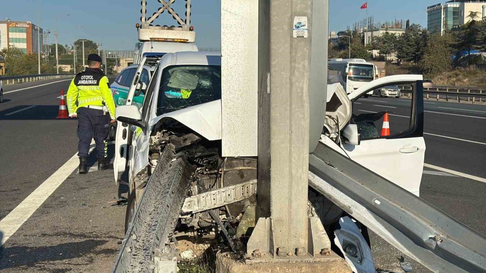 Feci Kaza! Bariyer deldi geçti