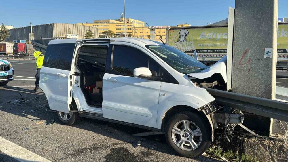 Feci Kaza! Bariyer deldi geçti