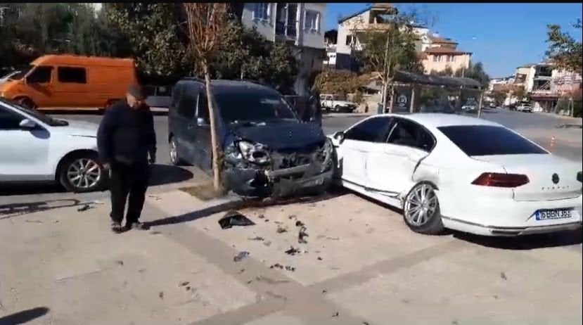 Kaza yapan kardeşine giderken zincirleme kazaya karıştı!