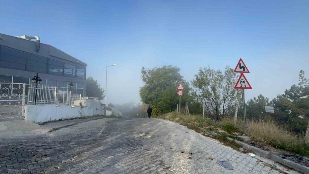 Eskişehirliler güne sis ile uyandı