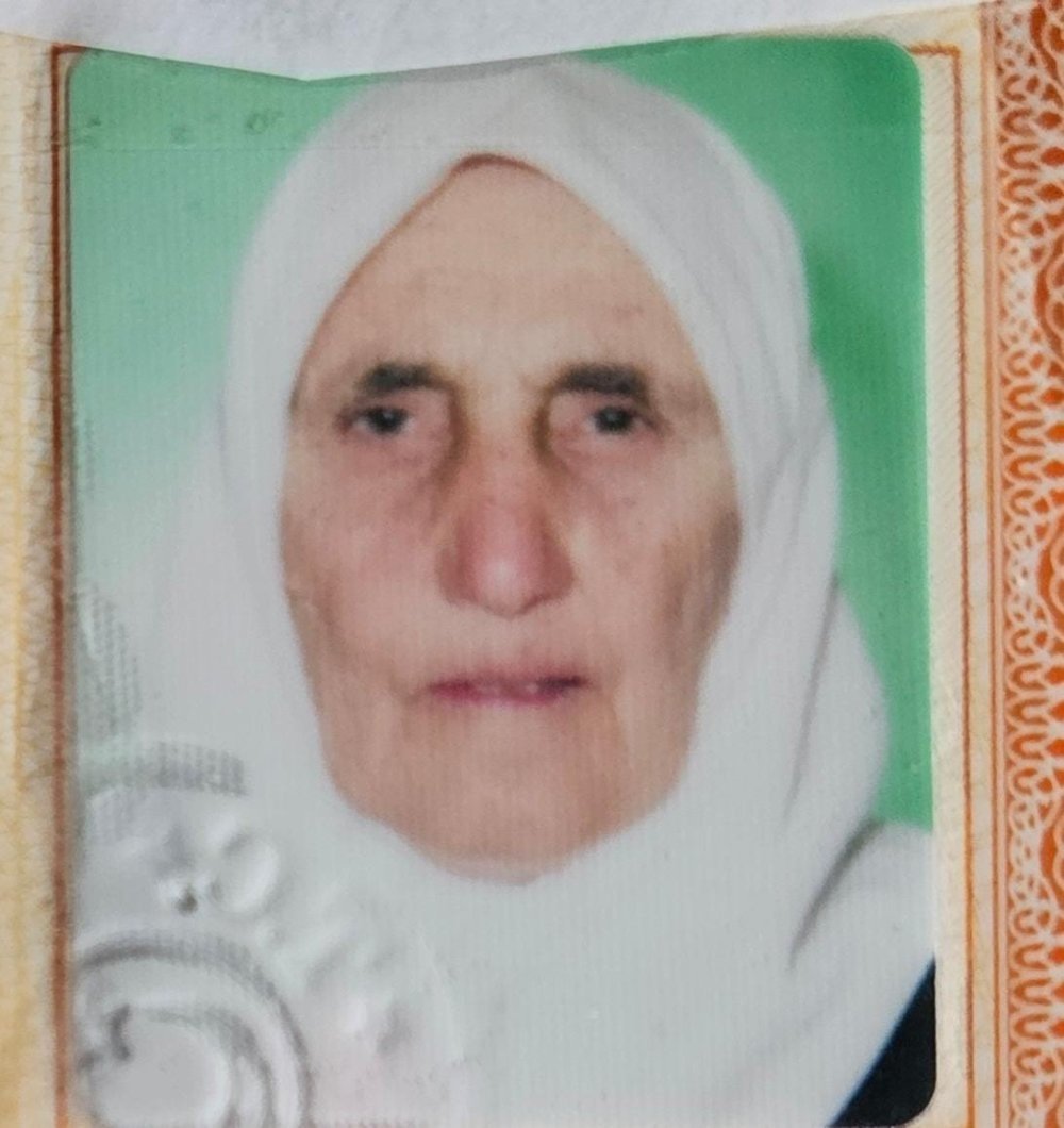 Fatma nine 100 yaşında hayatını kaybetti. 8 çocuğu 49 torunu var