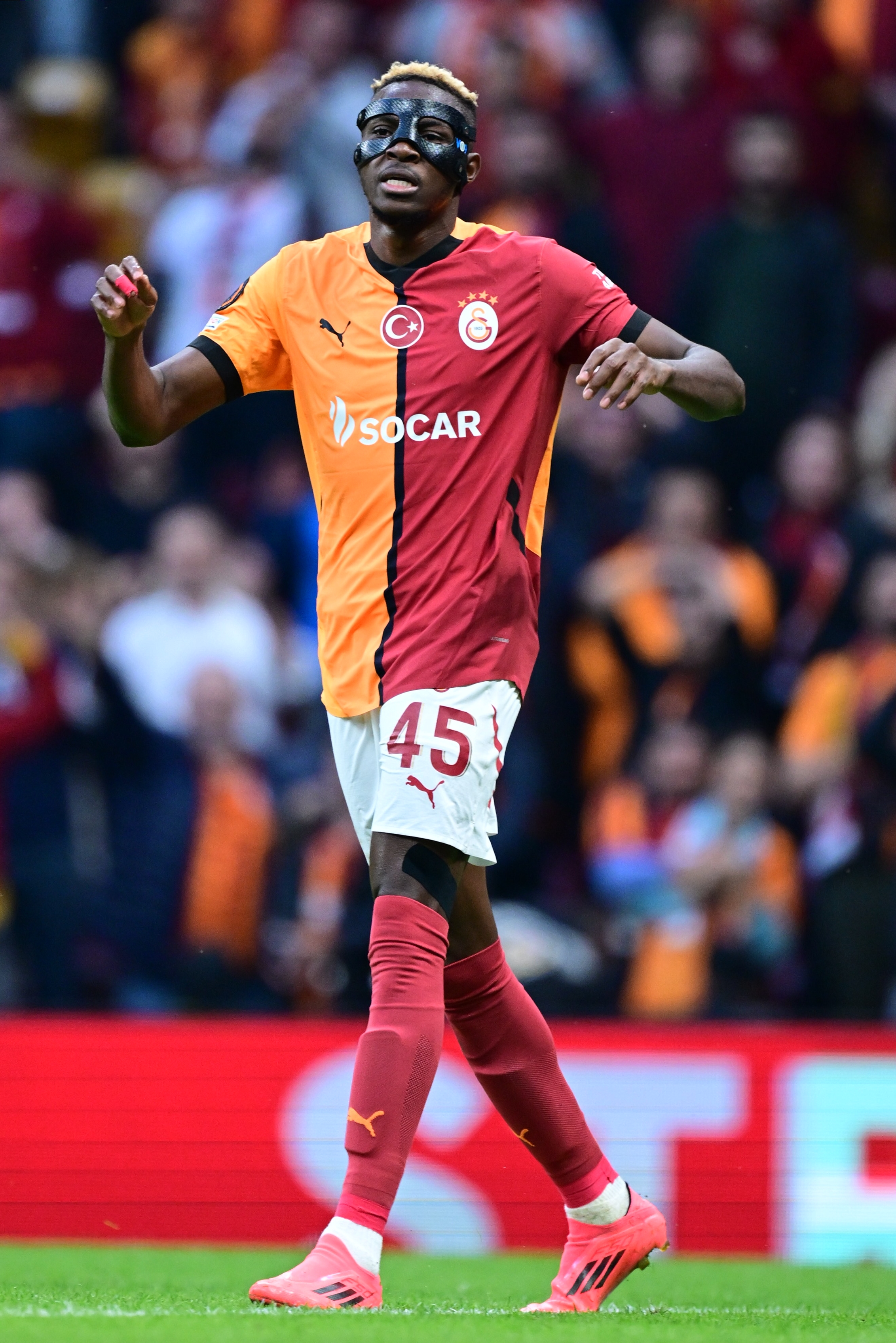 galatasaray-ilk-yarida-farka-kostu-yenicag-17.jpg