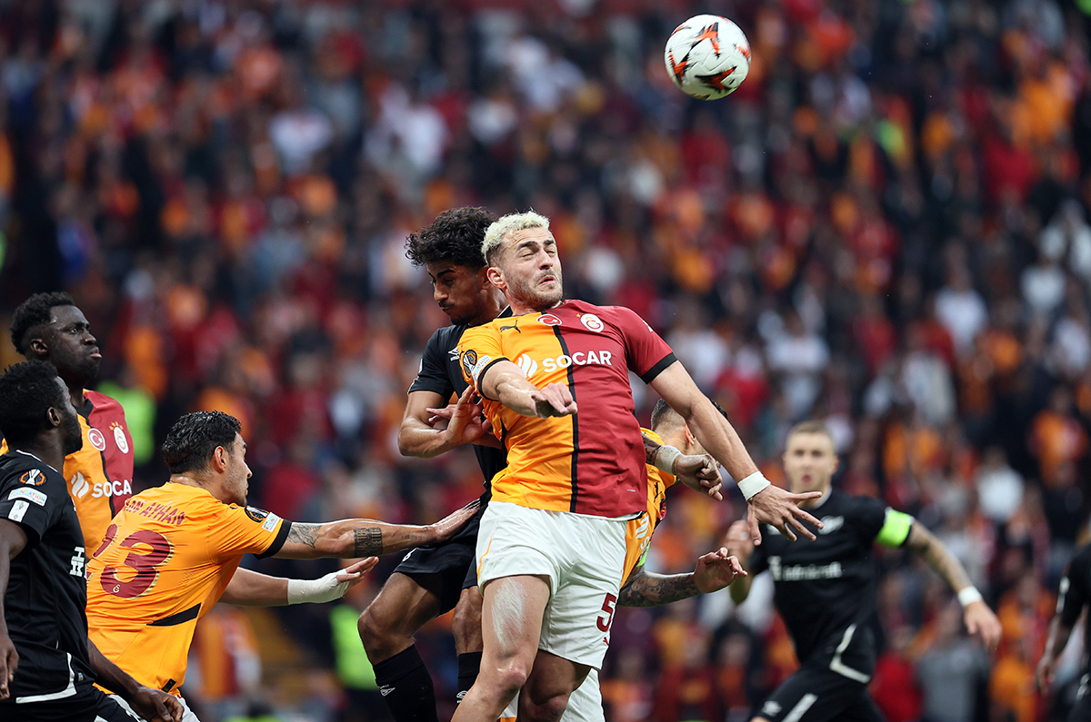 galatasaray-ilk-yarida-farka-kostu-yenicag-2.jpg