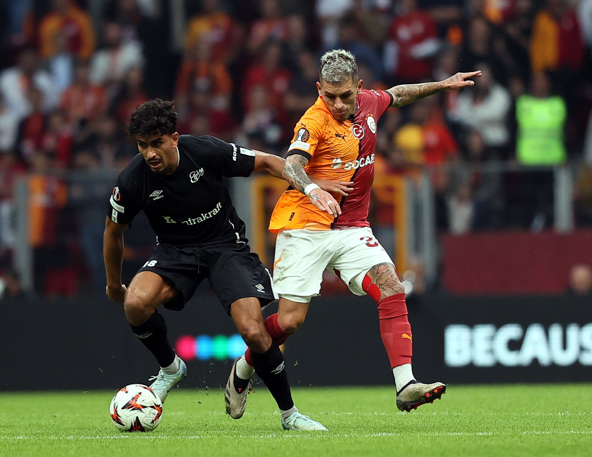 galatasaray-ilk-yarida-farka-kostu-yenicag-6.jpg