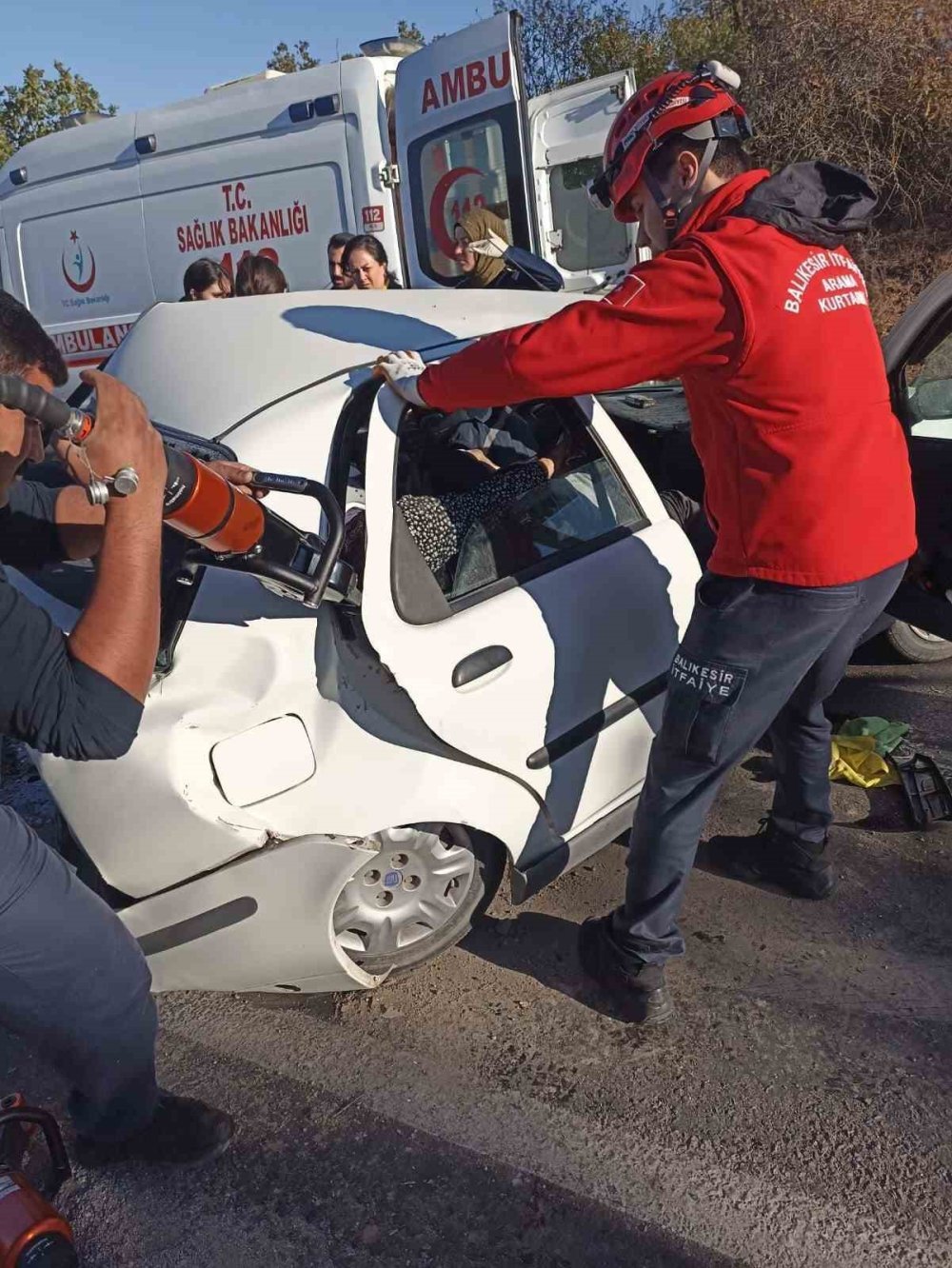 Balıkesir Savaştepe’de trafik kazası! 1 ölü 4 yaralı