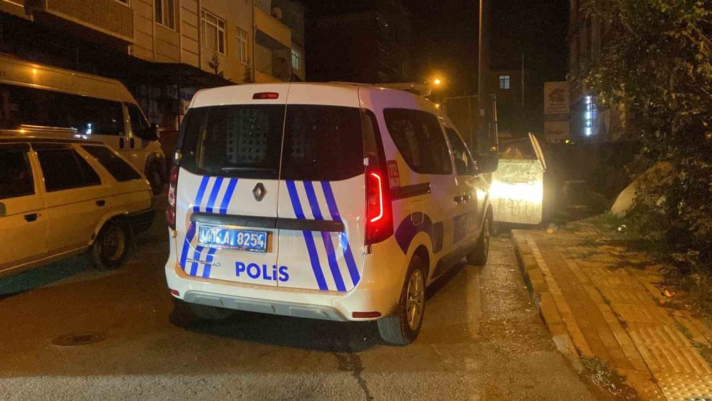 Kocaeli'nde hafif ticari araç ile motosiklet çarpıştı