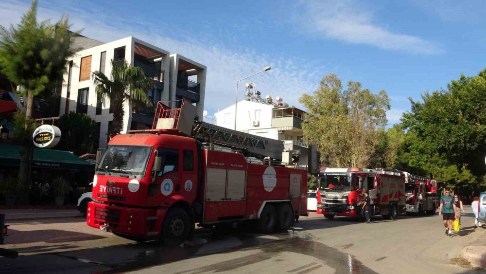 Antalya’da suit otelde yangın