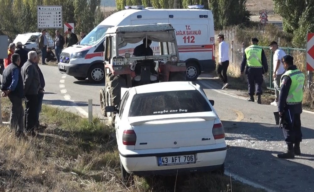 Kütahya'da trafik kazası: 4 yaralı