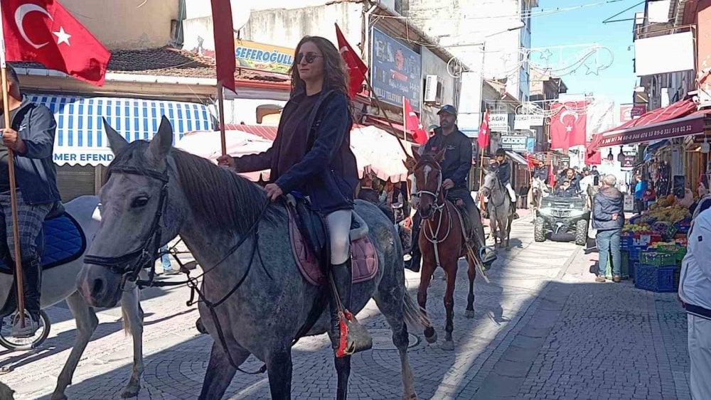 Kurtuluş Savaşı’nın simgesi İstiklal Yolu’nda anlamlı sürüş