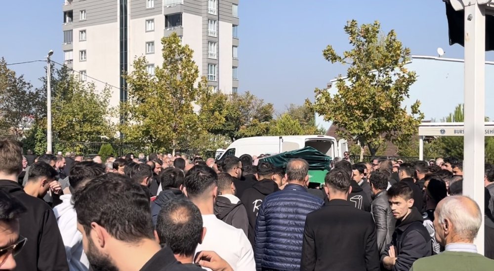 Bursa'da ayrılma aşamasındaki eşi tarafından öldürülen diş doktoru toprağa verildi