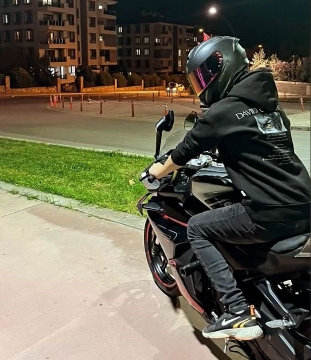 Ters şeride girdi motosiklete çarptı: 1 ölü 1 yaralı