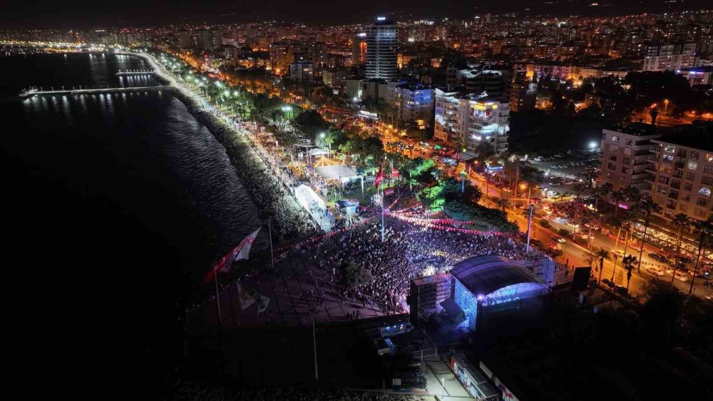 3. Mersin Gençlik Festivali'nde ikinci gün heyecanı