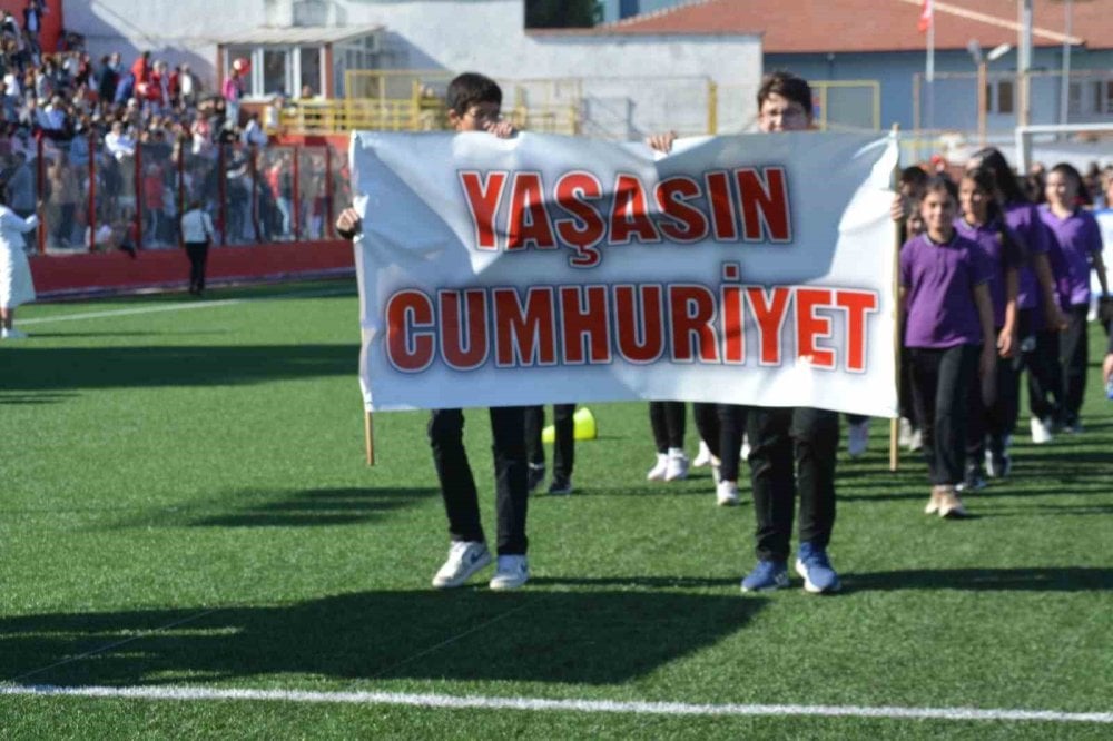 Ayvalık’ta Cumhuriyetin 101. yıl coşkusu!