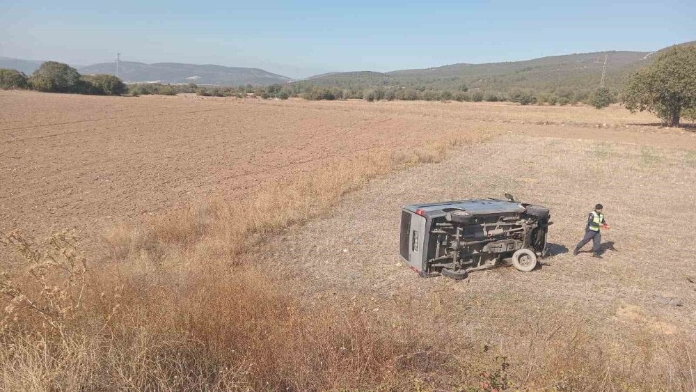 Bilecik’te araç şarampole uçtu