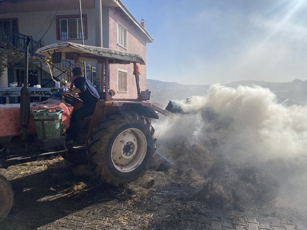 Kula’da saman yangını yürekleri ağza getirdi!