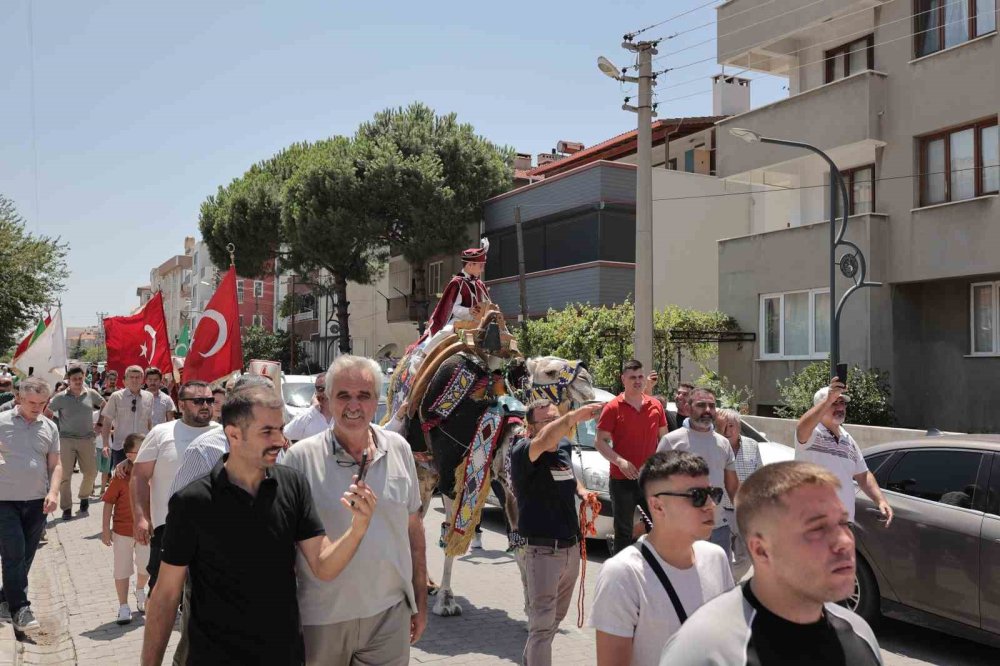 Güreş devesi ile sünnet konvoyu