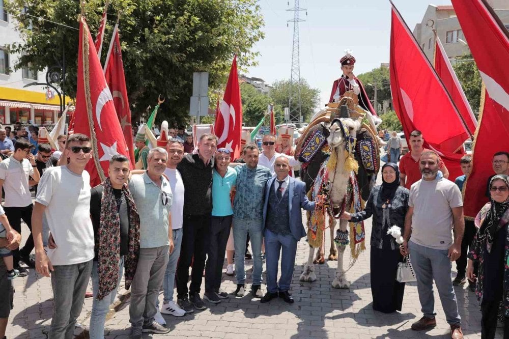 Güreş devesi ile sünnet konvoyu