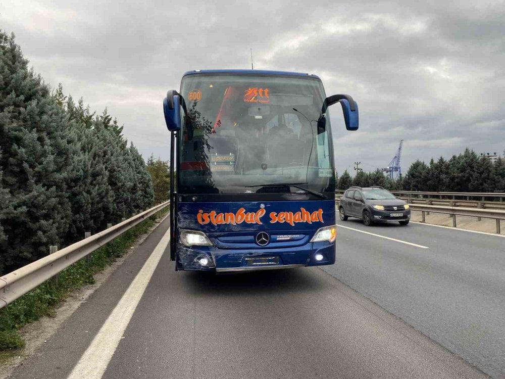 TEM’de trafiği kilityelen kaza