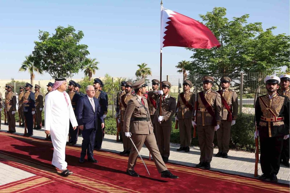 Bakan Güler Katarlı mevkidaşı Al Attiyah ile görüştü