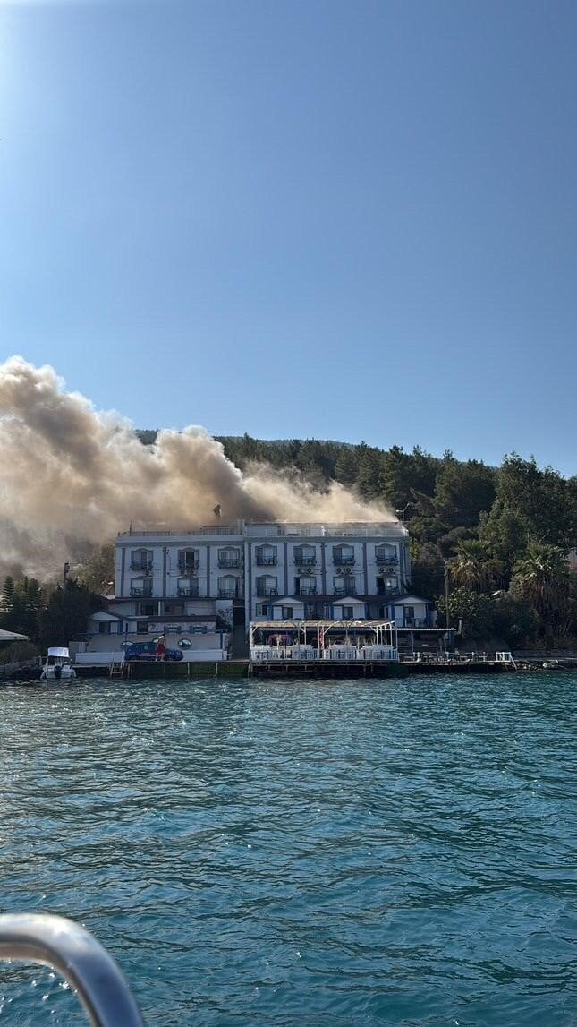 Bodrum’da otelde yangın paniği! 2 kişi yangında mahsur kaldı