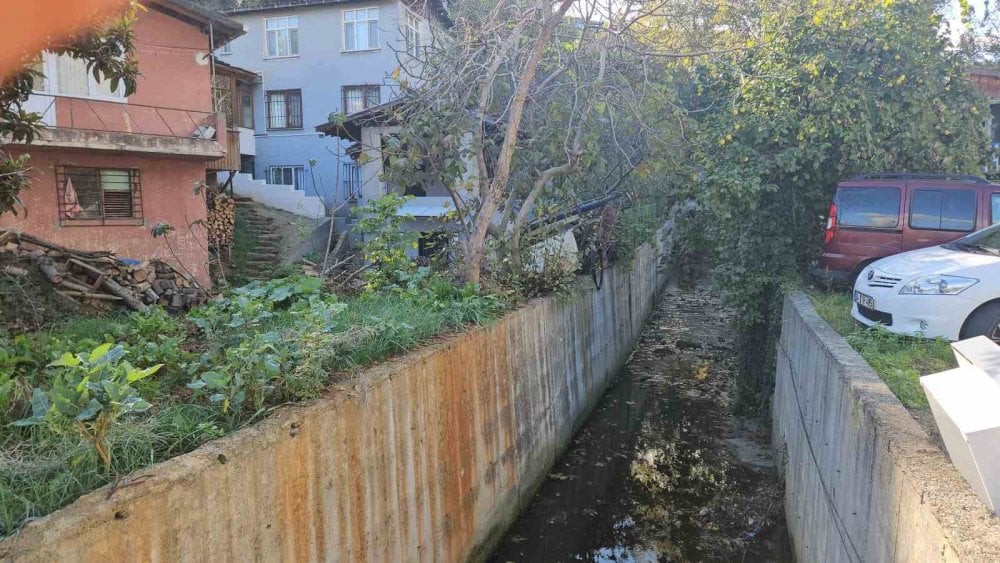 İstanbul’un göbeğinde inanılmaz olay! 60 yıllık atık su sorunu vatandaşı bezdirdi