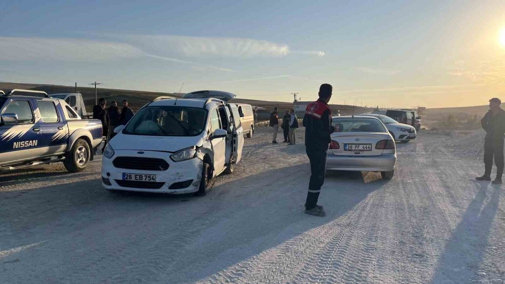 Bir türlü kaçamadı! Kaza yapmamak için kaza yaptı