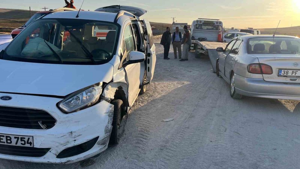 Bir türlü kaçamadı! Kaza yapmamak için kaza yaptı