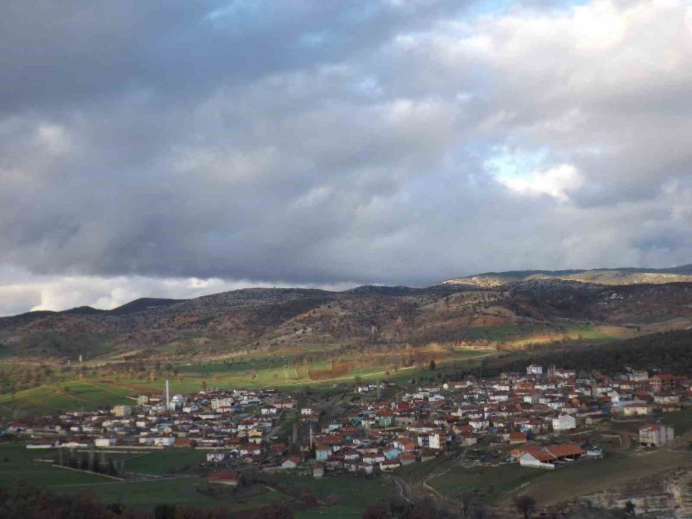 Gediz’de kayıp kadından 3. haftasında da bir iz bulunamadı